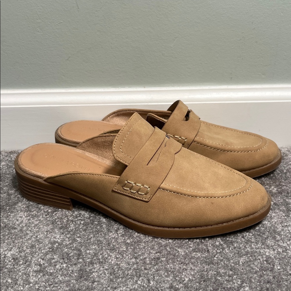 Cynthia Rowley Prescott Light Tan Pointed Mules size 7.5